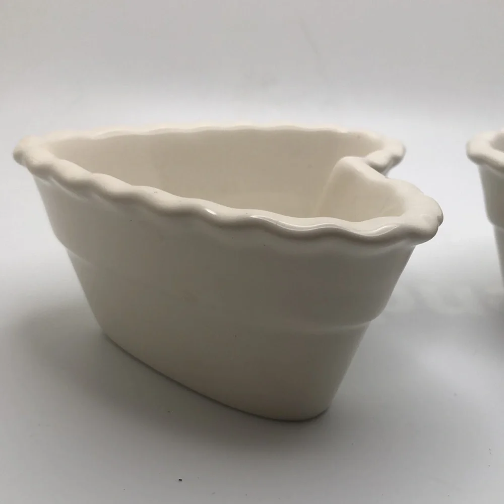 Crate & Barrel 2 White Ceramic Heart-Shaped Baking Dishes. VTG Romantic EC